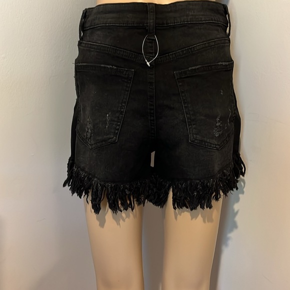 Shorts - Picture 3 of 3